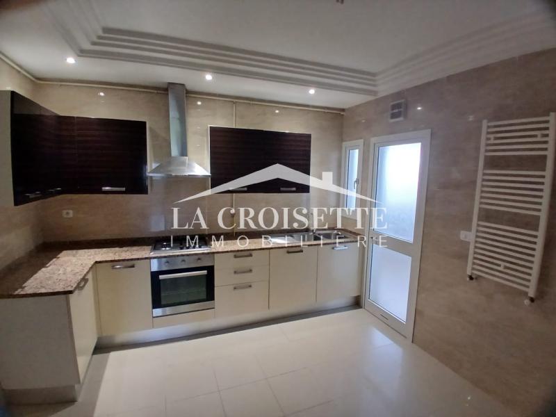 Appartement S+3 à La Soukra